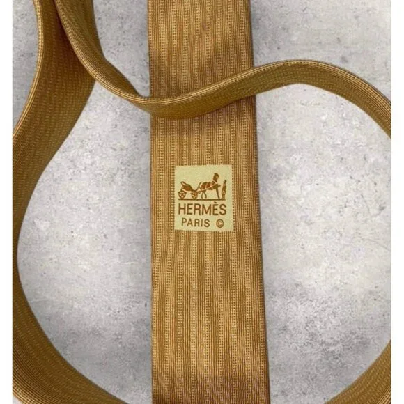 HERMÈS 148 TA Silk Tie FRANCE Beige Striped Geometric W:3.5" EUC - Picture 4 of 6